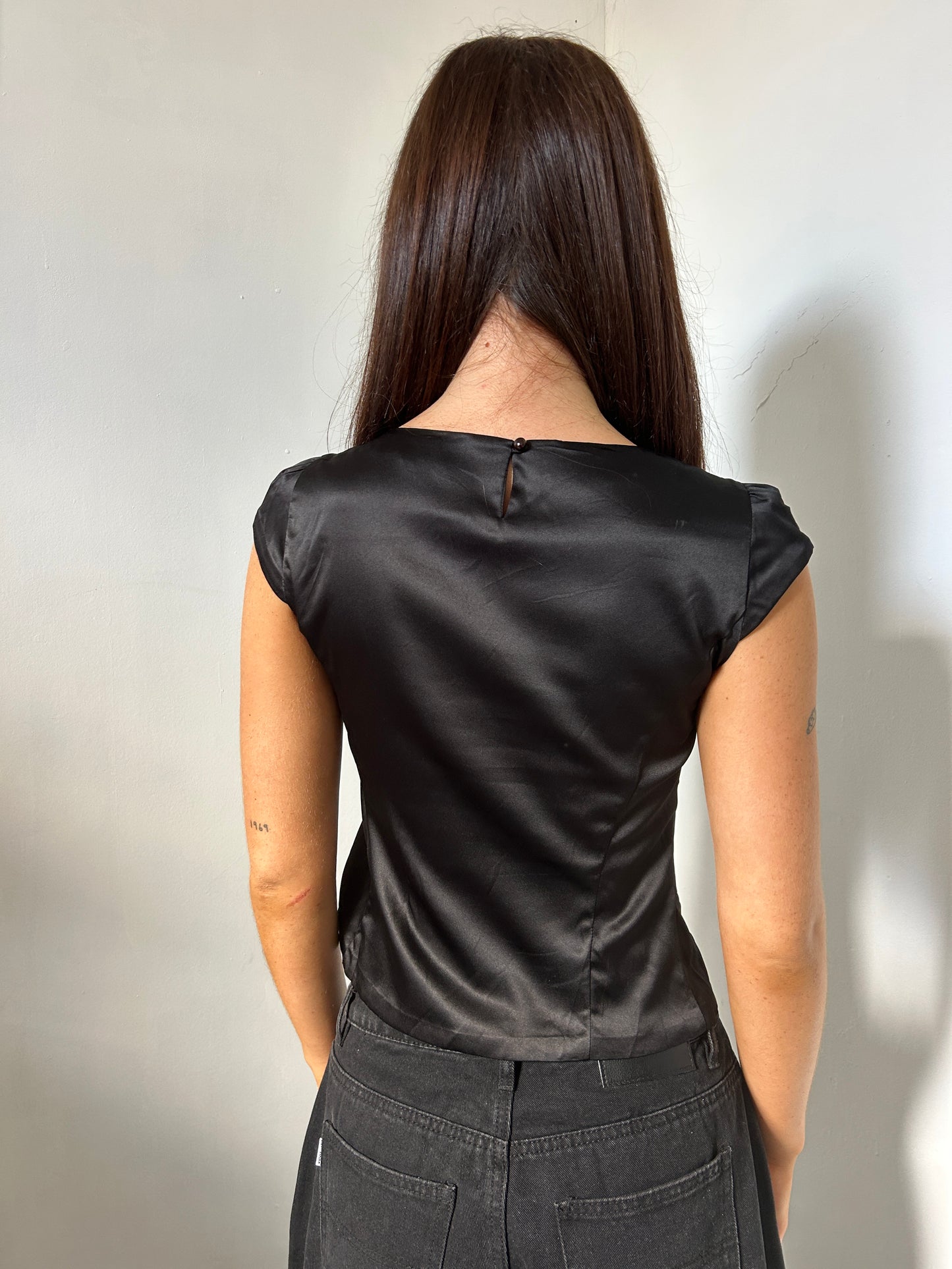 Black Lace w Tie To Front Top - Size Small