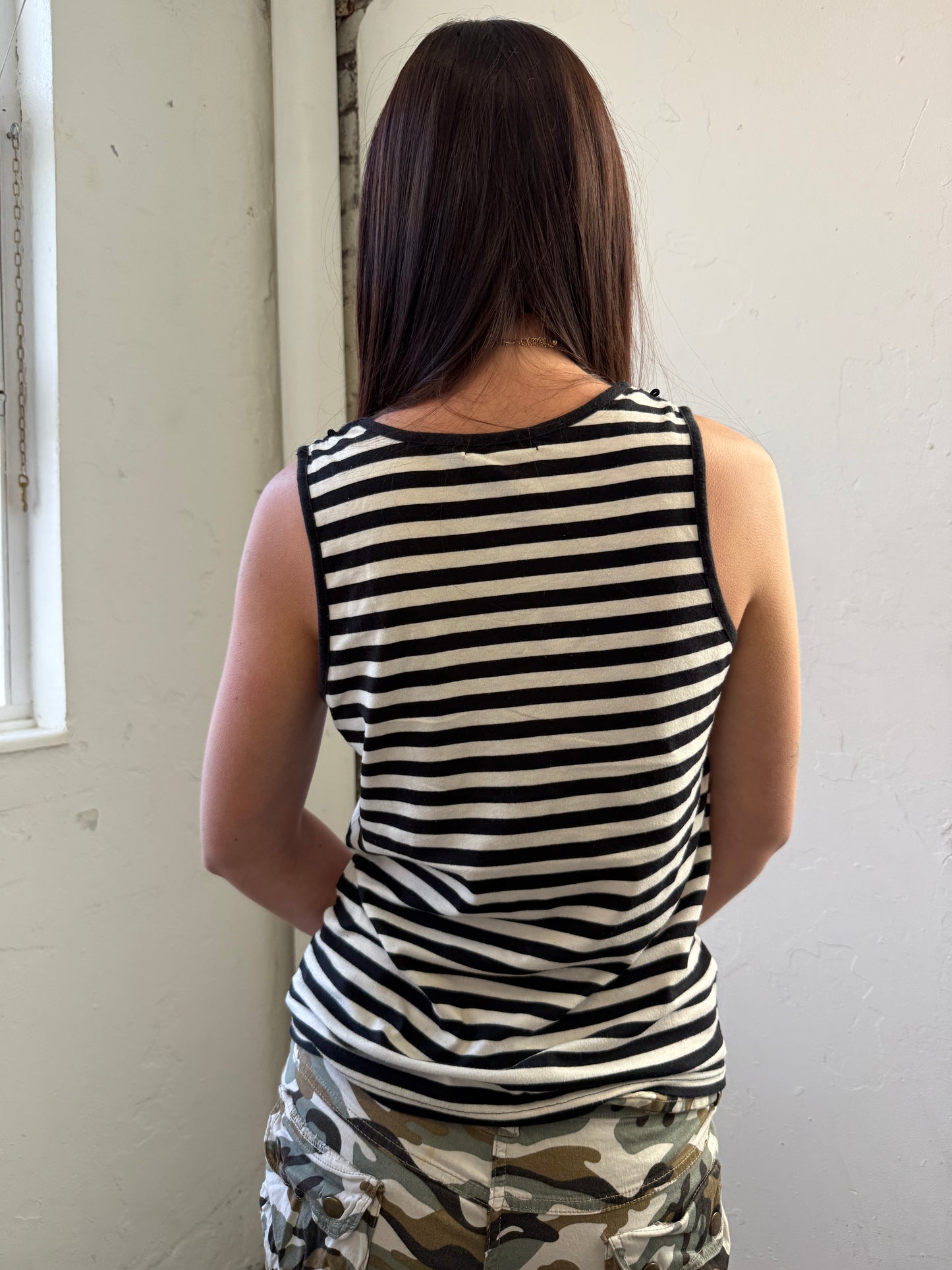 Black White Striped Grommet Top - Size Large
