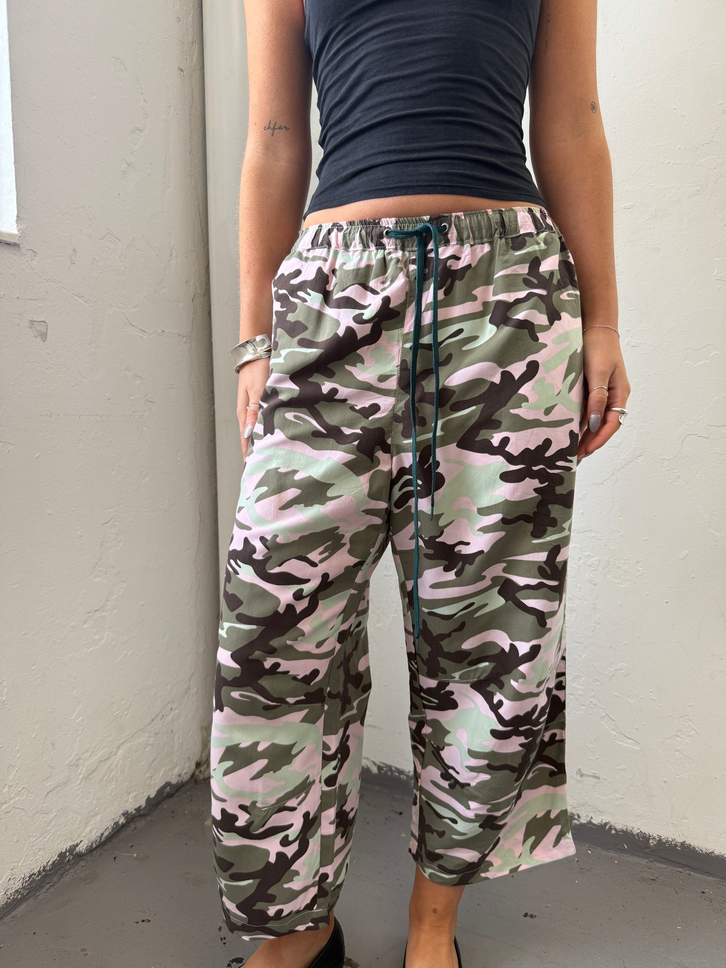 Camo Green Pink Capris - Size Small