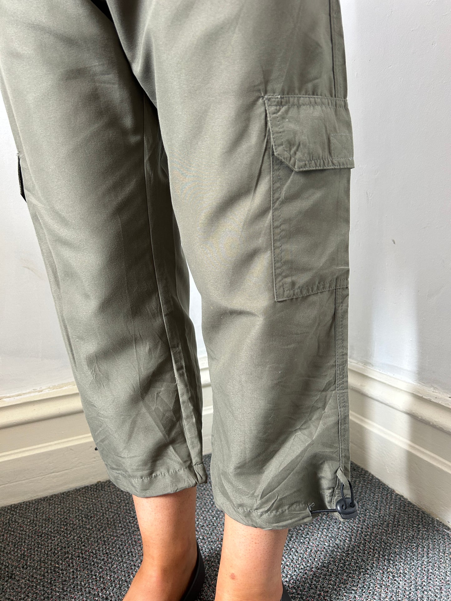 Khaki Green Capris w Drawstrings - Size Medium