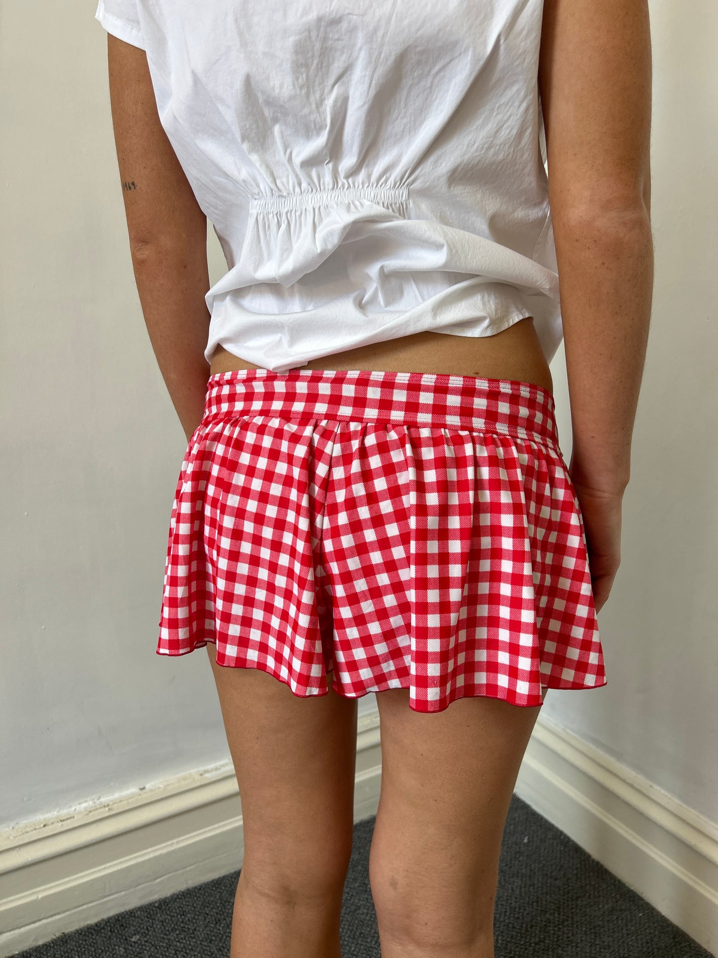 Red And White Gingham Shorts Skirt - Size Small/Medium